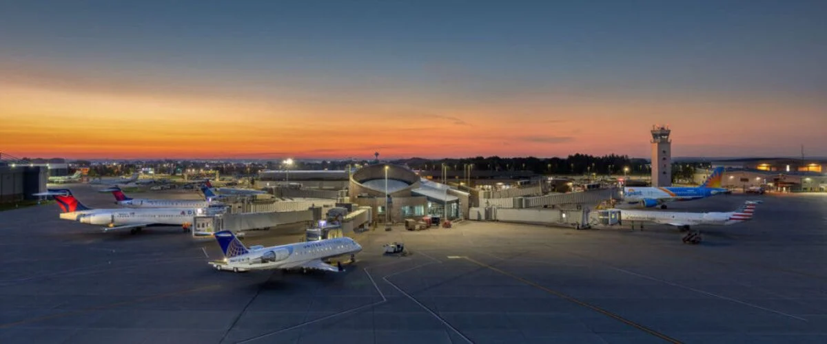 Air Wisconsin Airline ATW Terminal