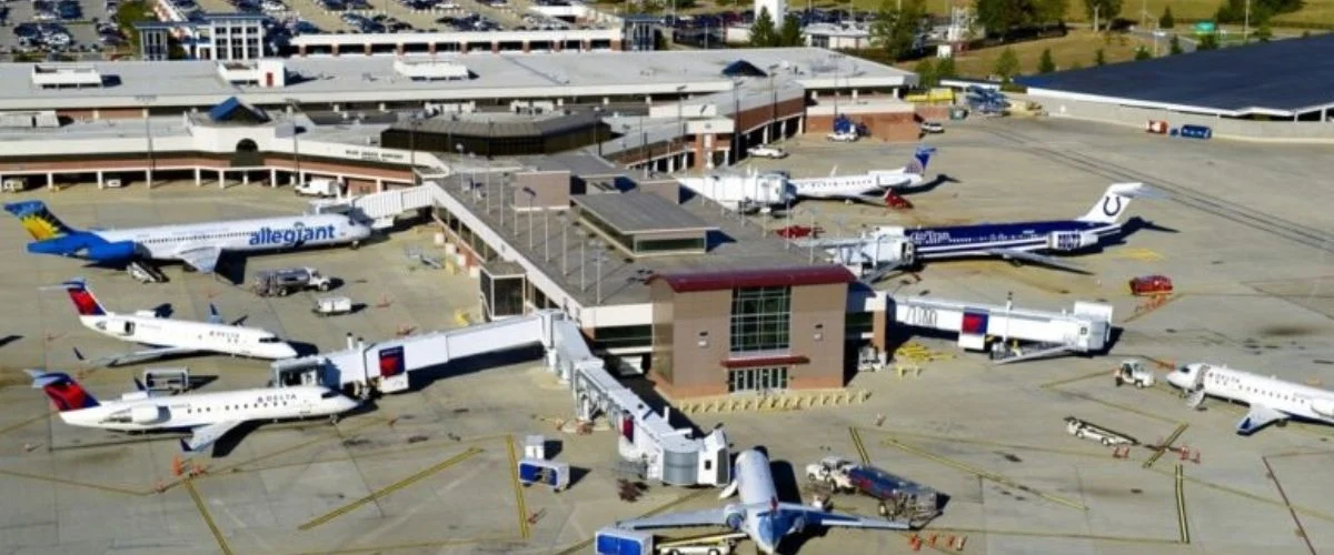 Air Wisconsin Airline LEX Terminal