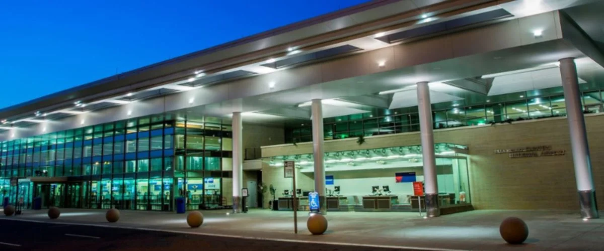 Air Wisconsin Airline LITB Terminal