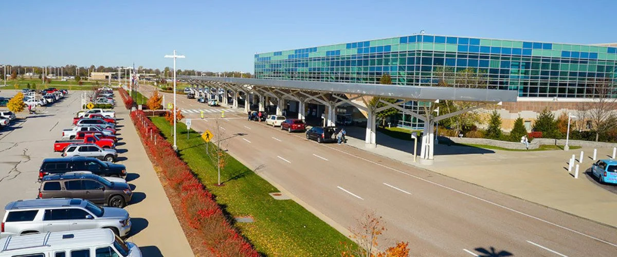 Air Wisconsin Airline SGF Terminal