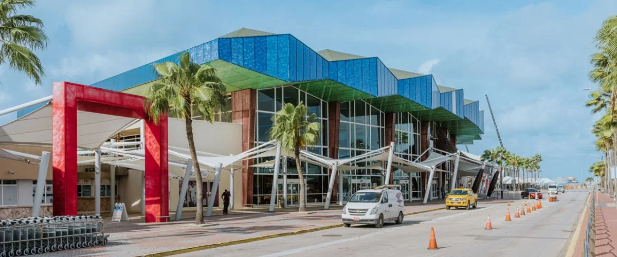 United Airlines AUA Terminal