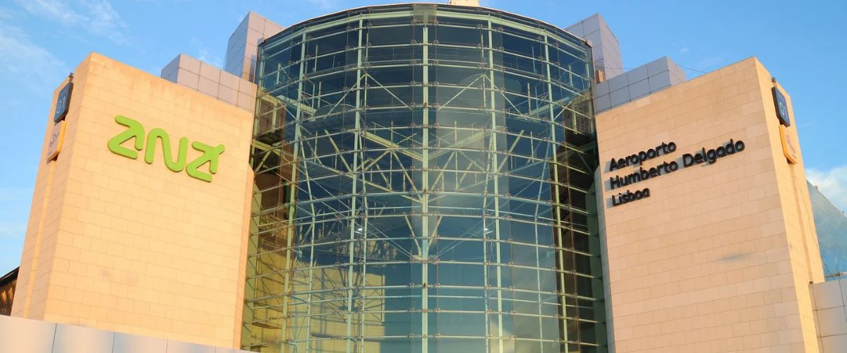 United Airlines LIS Terminal