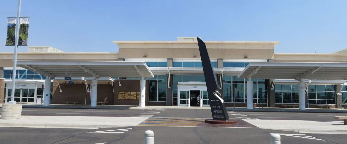 United Airlines MFR Terminal